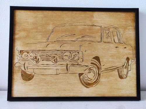 Meldor Art Duży Fiat - grawer ręczny w drewnie - Sklep detailingowy Automotive Care